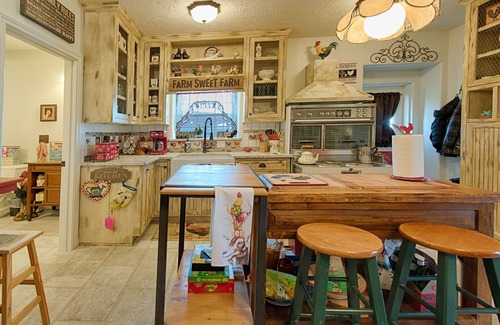 Shiner Otro | A ESTRENAR ... BYRD'S FARMHOUSE CHICK-INN COOP