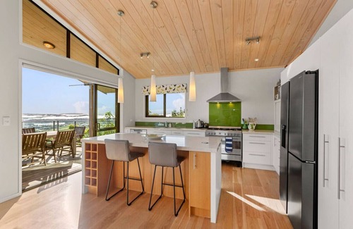 Raglan Apartamento | BYRON HILL - Vistas de 180 grados de Raglan
