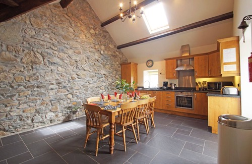 Garn Fadryn Casa | Bythynnod Lleuddad Cottages