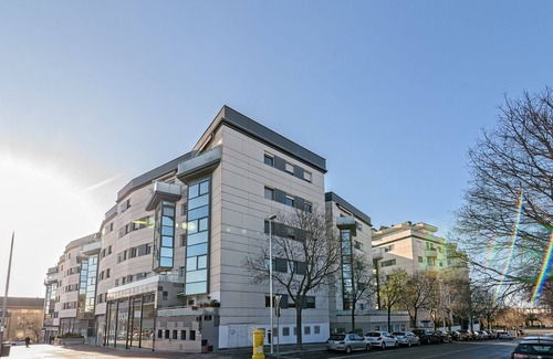Ripollet Apartamento | Cálido apartamento con piscina en Barcelona.