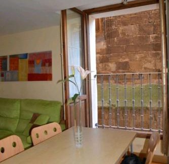 Puente La Reina Apartamento | Cálido y acogedor apartamento en el corazón de Puente la Reina