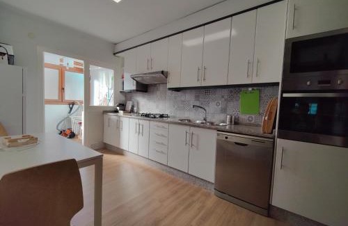 Fazouro Apartamento | Céntrico, 100 metros de la playa, reformado,163 m2