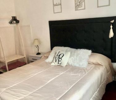 Gualeguaychu Apartamento | CÉNTRICO Alojamiento Dpto Gchu c COCHERA Precio en Dólares USD consulte Valor expresado en dol es lo q se cobra