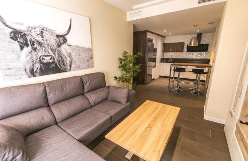 Jaen Apartamento | Céntrico y moderno con piscina y parking