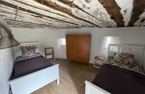Saumane Otro | Cévennes magnanerie 19th century breathtaking view 15 people heated swimming pool altitude 500 m