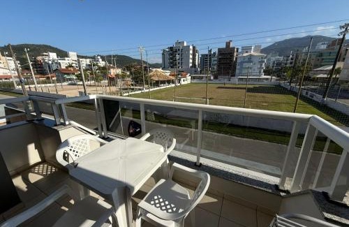 Governador Celso Ramos Apartamento | Cód 107- Apartamento aconchegante á 50m do mar