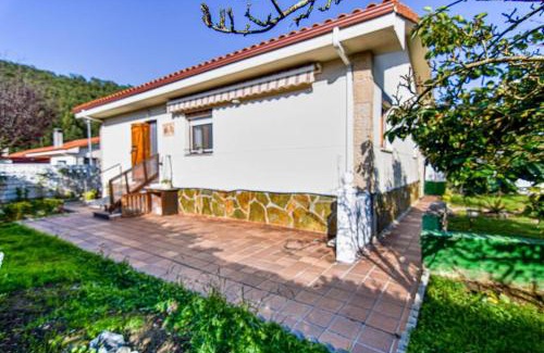 Argonos Casa | Cómodo y coqueto chalet con jardín en Argoños