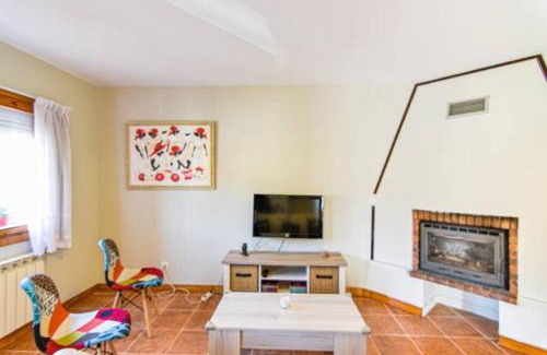 Argonos Casa | Cómodo y coqueto chalet con jardín en Argoños