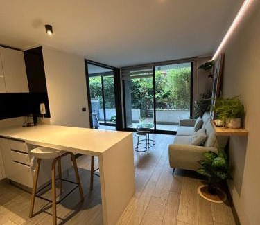 Las Condes Apartamento | Cómodo y moderno departamento