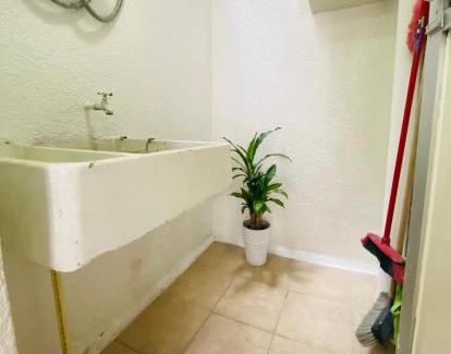 Leon Apartamento | Cómodo y Pintoresco Depa Al sur de La Ciudad!