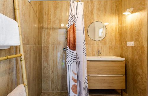 Beaucaire Apartamento | Côté Oliviers 4P - Appt 4p climatisé avec piscine