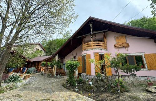 Vernesti Casa | Căsuțele din pădure