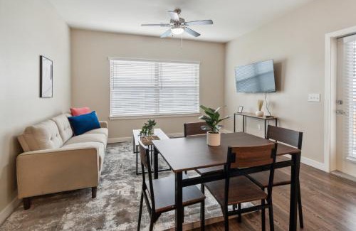 Willowbrook Apartamento | C Creek 4306 I New Construction 1bd Apt I Gated