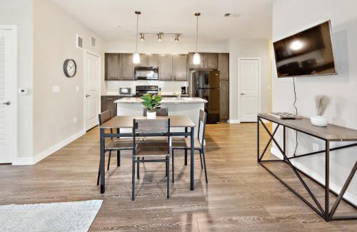Willowbrook Apartamento | C Creek 5302 I New Construction 2bd Apt I Gated