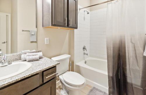 Willowbrook Apartamento | C Creek 5302 I New Construction 2bd Apt I Gated