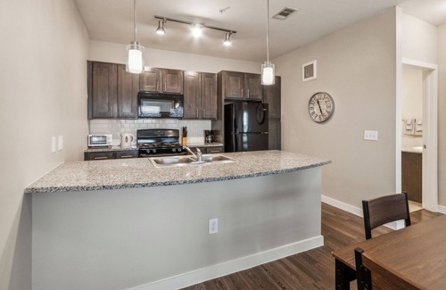 Willowbrook Apartamento | C Creek 7309 I New Construction 1Bd Apt I Gated
