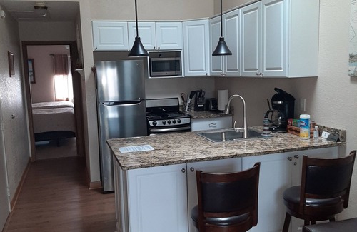 Oak Harbor Condominio | C&D REST-A-WHILE Book 2 nights get the 3rd free. 9/1/25 - 3/31/26 stays.