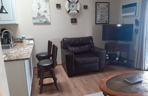 Oak Harbor Condominio | C & D "REST-A-WHILE" - Green Cove Condo