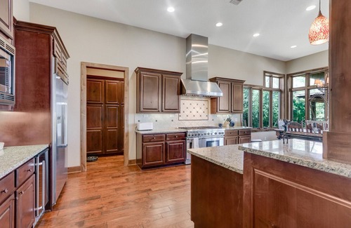 Fischer Casa | C L Ranch - Luxury estate with pool, hot tub, and outdoor kitchen!