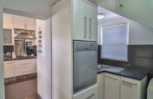 Onrus Casa | C-Onrus, Pool, Seaview, 5Bed, 5Bath, Bar, BBQ