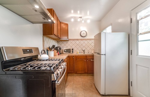 South Redondo Apartamento | #C Actualizado 2 camas, 1 cuadra de la playa, Esplanade, Riviera Village de compras!