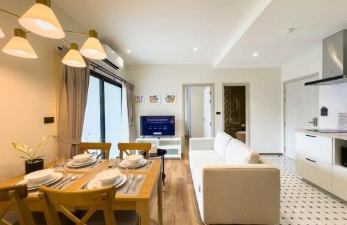 Sa Khu Apartamento | C111 Modern 2BR Escape, Steps to Beach & Cafes