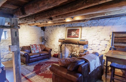 Raphine Cama Y Desayuno | c1815, 3-bedroom Bed & breakfast in charming Historic Brownsburg with WiFi, AC