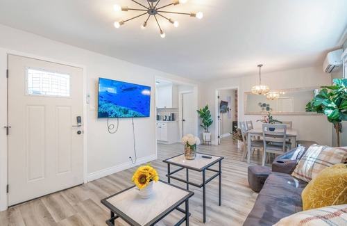 Alhambra Apartamento | C2-Bungalow Renovated Quite safe Neighbor close to down town LA King-bed!