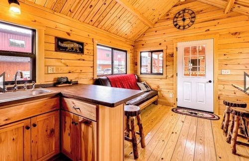 Marion Cabina | C20 cabin in gated resort.