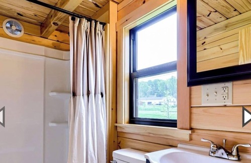 Marion Cabina | C20 cabin in gated resort.