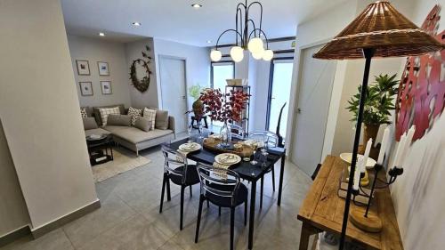 Chalong Apartamento | C212 Relaxing Condo Rooftop Pool & Ocean Views
