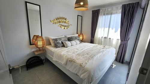 Chalong Apartamento | C212 Relaxing Condo Rooftop Pool & Ocean Views