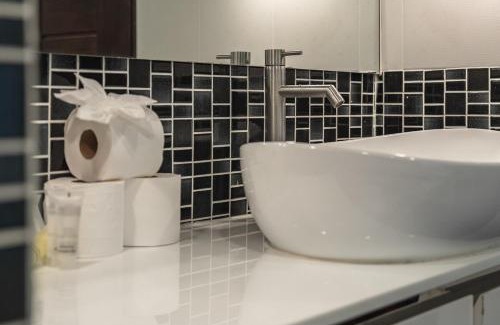 Kathu Apartamento | C224 Peaceful 1BR Condo Pool & Mountain View