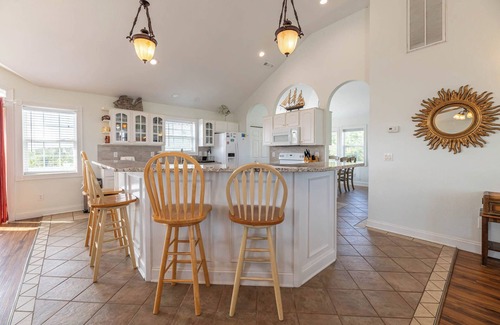 Pine Island Casa | C6438 Angel of the Isle. 9 BR Pine Island Dream, Pool, Hot Tub, Pets OK