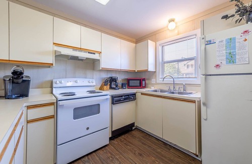 Ocean Sands Condominio | C7750 Abby's Overlook. Corolla, Oceanside 2 BR Condo, Community Pool, Tennis!