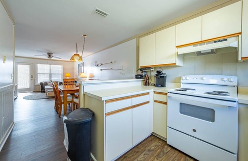 Ocean Sands Condominio | C7750 Abby's Overlook. Corolla, Oceanside 2 BR Condo, Community Pool, Tennis!