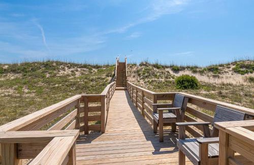 Carova Beach Casa | C9187 Leisure Dayz - Private 4x4 Beach Oceanfront Dream