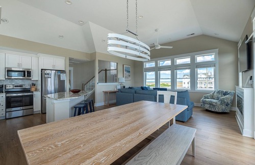 Carova Beach Casa | C9258 Carova Time. Wild Horses, 4X4 Area, Pool, Hot Tub!
