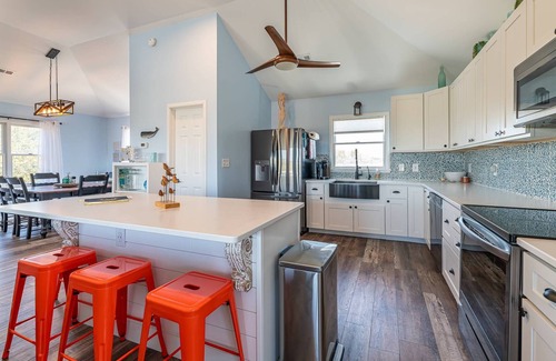 Carova Beach Casa | C9431 Sea Stars. Canalfront, 4X4 Area, Boat Ramp, Dock!