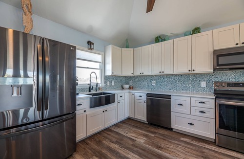 Carova Beach Casa | C9431 Sea Stars. Canalfront, 4X4 Area, Boat Ramp, Dock!