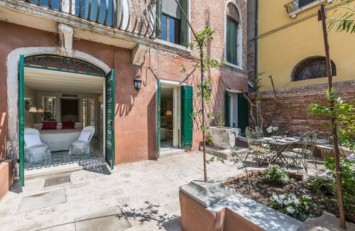 Dorsoduro Apartamento | Ca 'Dell'Ulivo: apartamento Venice en alquiler en Dorsoduro, Italia