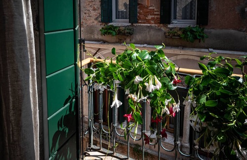 Castello Apartamento | Ca' Delle Carrozze Stylish 2 Bedroom loft-style