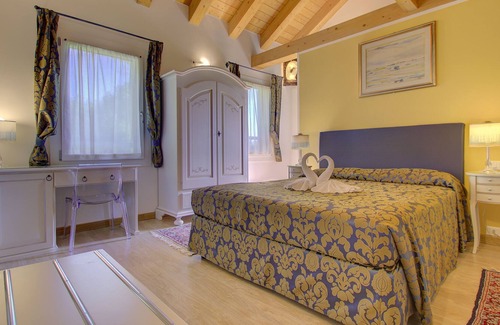 Oriago Apartamento | CADIFIORE-B & B11 - habitación con baño en casa de campo junto al río, estacionamiento en parque privado