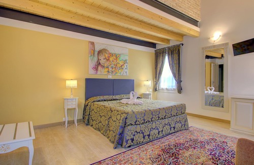 Oriago Apartamento | CADIFIORE-B & B12 - habitación con baño en casa de campo junto al río, estacionamiento en parque privado