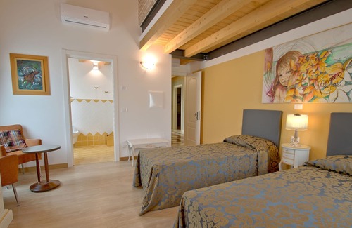 Oriago Apartamento | CADIFIORE-B & B12 - habitación con baño en casa de campo junto al río, estacionamiento en parque privado