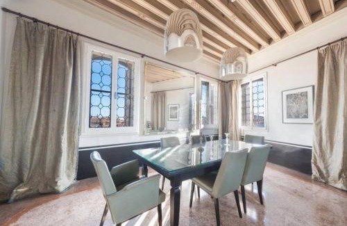 Castello Apartamento | Ca' Erizzo dream apartment, spectacular views from the amazing terrace!