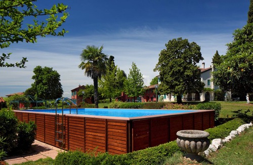 San Pietro di Feletto Apartamento | Ca 'Milone Loft con piscina para 7 personas
