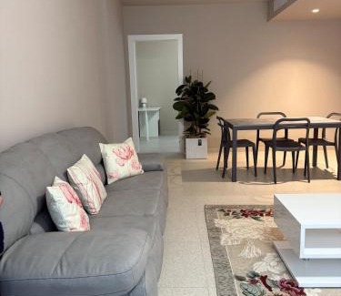 Montebelluna Apartamento | Ca' Monte - Dimora Centrale con 3 camere da letto