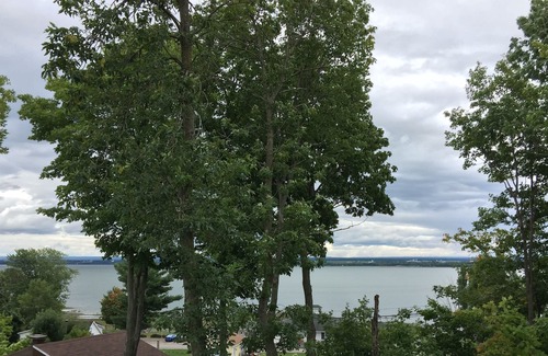 Saint-Jean-de-l'lle-d'Orleans Chalet De Esquí | La vista Huard Beach Cottages St-Jean Ile d'Orléans y el acceso al río San Lorenzo !!