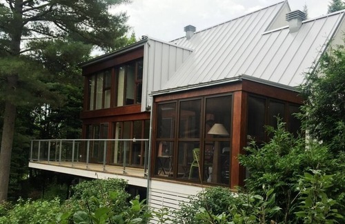 Sainte-Catherine-de-la-Jacques-Cartier Casa | #622 Must See! Gorgeous House in Wooded Area